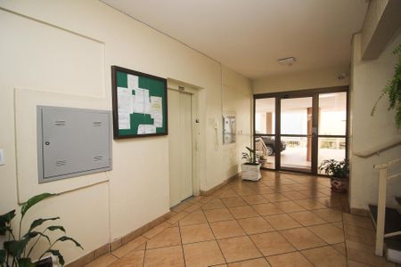 Área comum-Hall de entrada de apartamento à venda com 3 quartos, 88m² em Nonoai, Porto Alegre