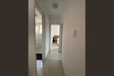 Apartamento à venda com 52m², 2 quartos e 1 vaga Apartamento à venda com 52m², 2 quartos e 1 vagaCorredor acesso aos quartos