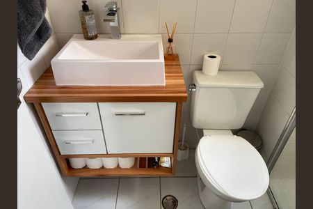 Banheiro de apartamento à venda com 2 quartos, 52m² em Jardim Peri Peri, São Paulo