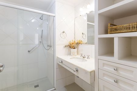 Apartamento para alugar com 103m², 2 quartos e 1 vaga Apartamento para alugar com 103m², 2 quartos e 1 vagaBanheiro da Suíte