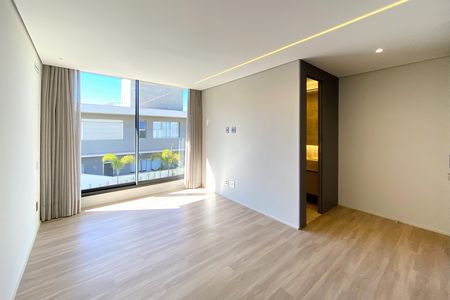 Casa de condomínio à venda com 564m², 5 quartos e 6 vagas Casa de condomínio à venda com 564m², 5 quartos e 6 vagasSuite 4