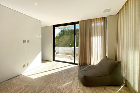 Casa de condomínio à venda com 564m², 5 quartos e 6 vagas Casa de condomínio à venda com 564m², 5 quartos e 6 vagasAcesso churrasqueira