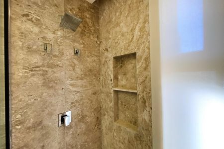 Casa de condomínio à venda com 564m², 5 quartos e 6 vagas Casa de condomínio à venda com 564m², 5 quartos e 6 vagasBanheiro da Suíte 2