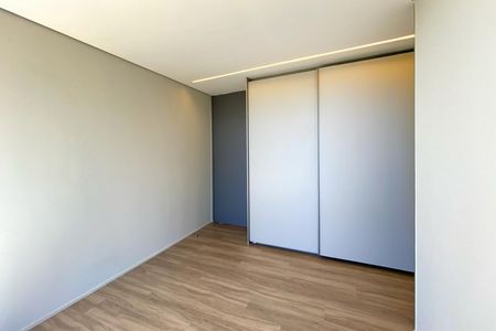Casa de condomínio à venda com 564m², 5 quartos e 6 vagas Casa de condomínio à venda com 564m², 5 quartos e 6 vagasSuite 2