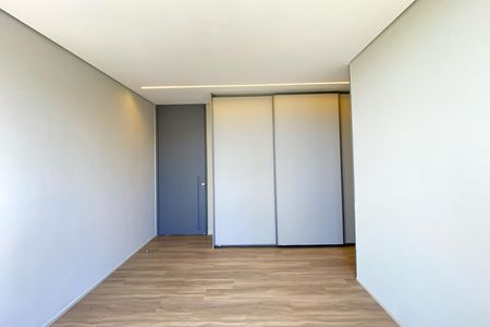 Casa de condomínio à venda com 564m², 5 quartos e 6 vagas Casa de condomínio à venda com 564m², 5 quartos e 6 vagasSuite 3