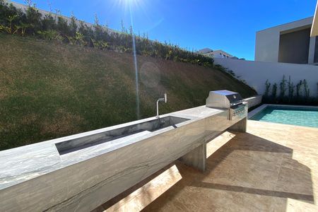 Casa de condomínio à venda com 564m², 5 quartos e 6 vagas Casa de condomínio à venda com 564m², 5 quartos e 6 vagasChurrasqueira