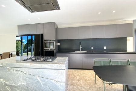 Cozinha de casa de condomínio à venda com 5 quartos, 564m² em Alphaville Nova Lima, Nova Lima