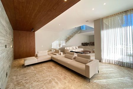Casa de condomínio à venda com 564m², 5 quartos e 6 vagas Casa de condomínio à venda com 564m², 5 quartos e 6 vagasHall de entrada