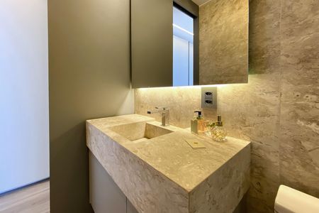 Casa de condomínio à venda com 564m², 5 quartos e 6 vagas Casa de condomínio à venda com 564m², 5 quartos e 6 vagasBanheiro da Suíte 2
