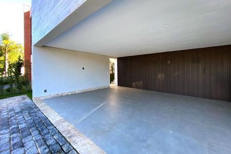 Garagem de casa de condomínio à venda com 5 quartos, 564m² em Alphaville Nova Lima, Nova Lima