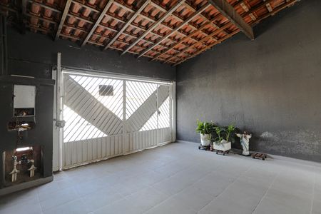Garagem de casa para alugar com 2 quartos, 125m² em Jardim Rubi, Mogi das Cruzes
