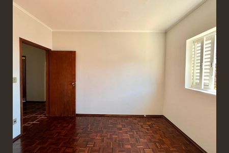 Quarto 2 de casa para alugar com 3 quartos, 300m² em Jardim Nova Europa, Campinas