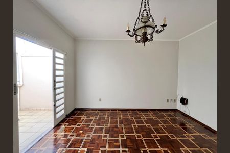 Sala 2 de casa para alugar com 3 quartos, 300m² em Jardim Nova Europa, Campinas