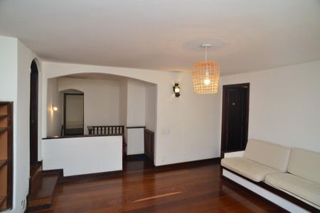 Casa de Condomínio para alugar com 6 quartos, 720m² em Barra da Tijuca, Rio de Janeiro