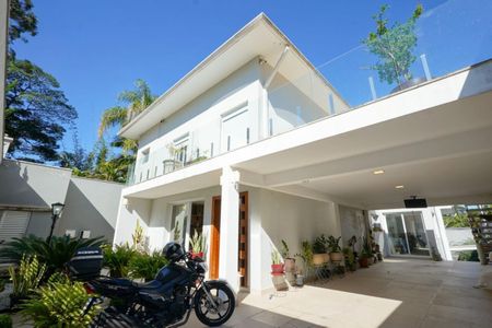 Casa à venda com 5 quartos, 379m² em Jardim Marajoara, São Paulo