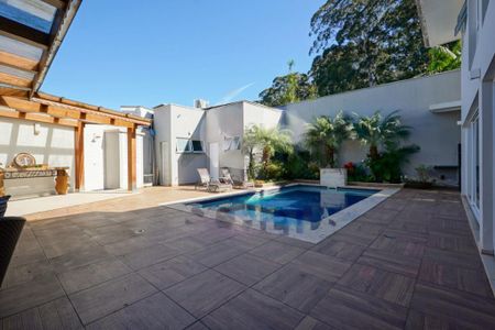 Casa à venda com 5 quartos, 379m² em Jardim Marajoara, São Paulo