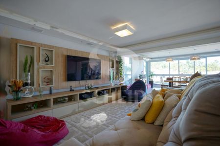 Casa à venda com 5 quartos, 379m² em Jardim Marajoara, São Paulo