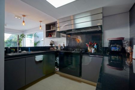 Casa à venda com 5 quartos, 379m² em Jardim Marajoara, São Paulo