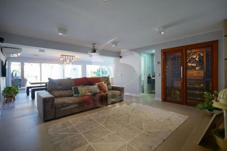 Casa à venda com 5 quartos, 379m² em Jardim Marajoara, São Paulo