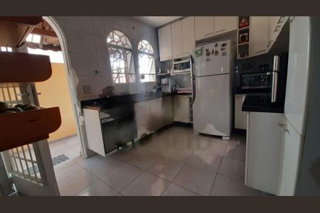 Casa à venda com 110m², 3 quartos e 2 vagas
