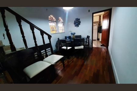Casa à venda com 110m², 3 quartos e 2 vagas