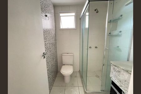 Apartamento à venda com 78m², 3 quartos e 1 vaga Apartamento à venda com 78m², 3 quartos e 1 vagaBanheiro da suíte