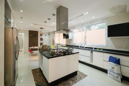 Casa à venda com 5 quartos, 800m² em Santo Amaro, São Paulo