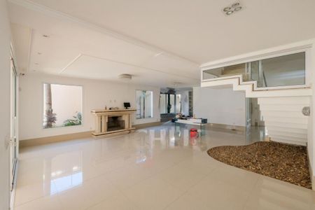 Casa à venda com 5 quartos, 800m² em Santo Amaro, São Paulo
