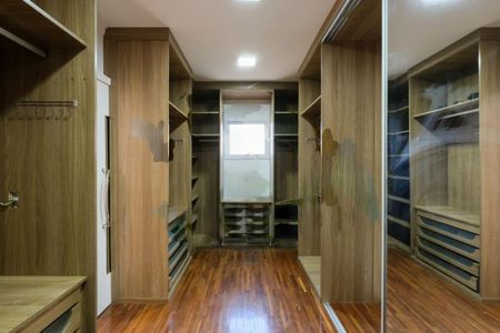 Casa à venda com 5 quartos, 800m² em Santo Amaro, São Paulo