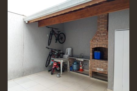 Casa à venda com 141m², 3 quartos e 2 vagas