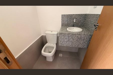 Casa de condomínio para alugar com 249m², 2 quartos e 2 vagasLavabo