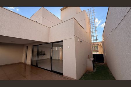 Casa de condomínio para alugar com 249m², 2 quartos e 2 vagasÁrea externa