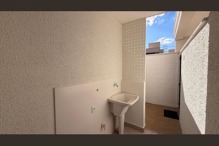 Área de Serviço de casa de condomínio para alugar com 2 quartos, 249m² em Conjunto Residencial Storil, Aparecida de Goiânia