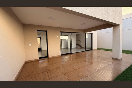 Casa de condomínio para alugar com 249m², 2 quartos e 2 vagasÁrea externa