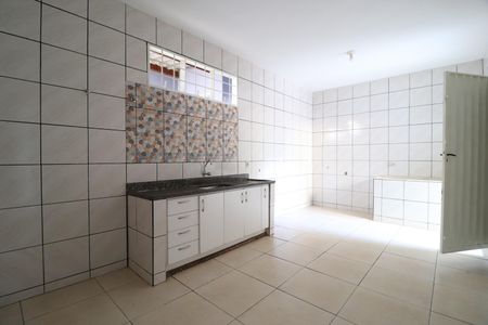 Cozinha de casa para alugar com 3 quartos, 80m² em Santa Rosa, Uberlândia