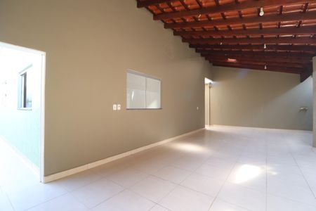 Varanda da Sala de casa para alugar com 3 quartos, 80m² em Santa Rosa, Uberlândia