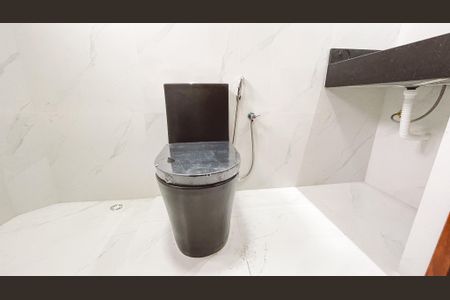 Apartamento à venda com 70m², 2 quartos e 1 vaga Apartamento à venda com 70m², 2 quartos e 1 vagaBanheiro