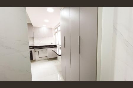 Apartamento à venda com 70m², 2 quartos e 1 vaga Apartamento à venda com 70m², 2 quartos e 1 vagaCozinha e Área de Serviço