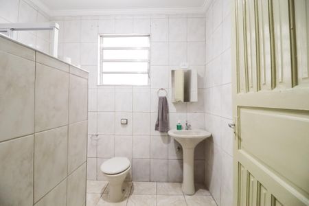 Banheiro de casa para alugar com 4 quartos, 160m² em Vila Amalia (zona Norte), São Paulo