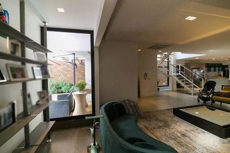 Casa à venda com 3 quartos, 342m² em Jardim Europa, São Paulo