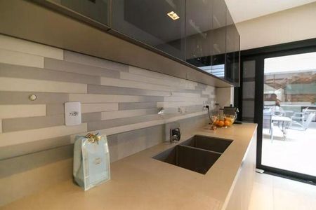 Casa à venda com 342m², 3 quartos e 6 vagas