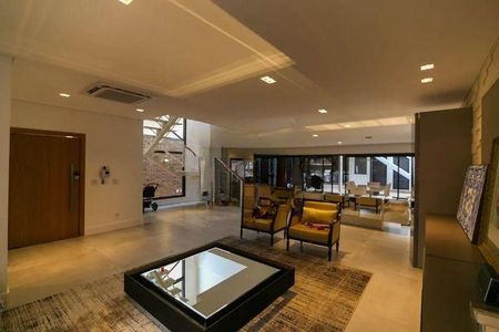 Casa à venda com 3 quartos, 342m² em Jardim Europa, São Paulo