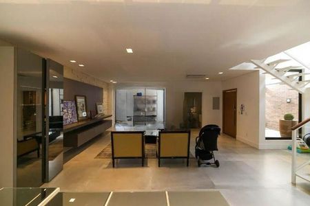 Casa à venda com 342m², 3 quartos e 6 vagas