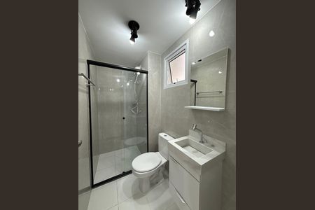 Banheiro social de kitnet/studio para alugar com 2 quartos, 36m² em Vila Buarque, São Paulo