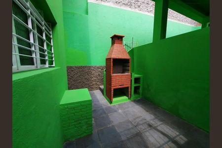 Casa à venda com 2 quartos, 190m² em Jardim Itacolomi, São Paulo