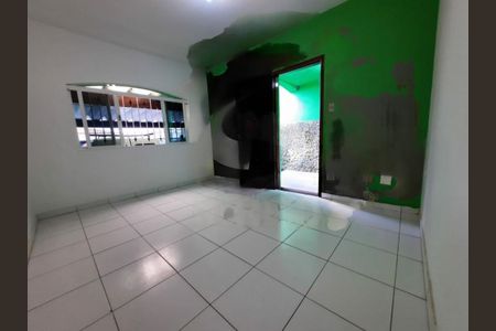Casa à venda com 2 quartos, 190m² em Jardim Itacolomi, São Paulo