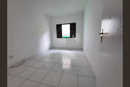 Casa à venda com 2 quartos, 190m² em Jardim Itacolomi, São Paulo