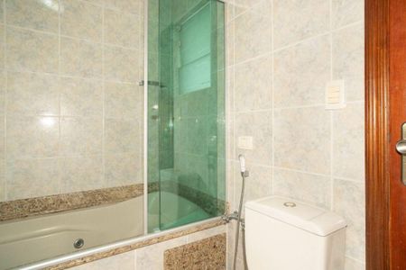 Casa à venda com 227m², 3 quartos e 4 vagas