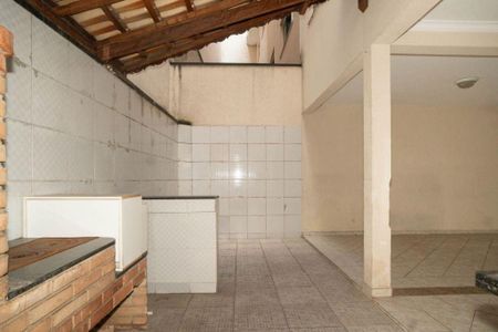 Casa à venda com 227m², 3 quartos e 4 vagas