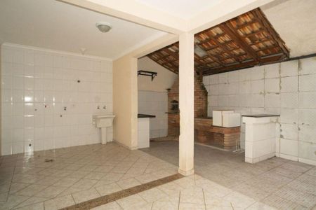 Casa à venda com 227m², 3 quartos e 4 vagas